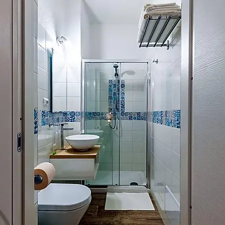 Acquazzurra Affittacamere 3*